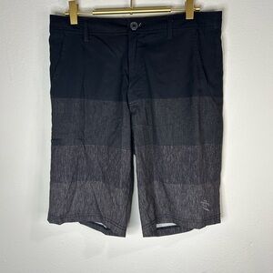 DaHui Men’s Hybrid Boardwalk Shorts Gray Stripe Size 30 Stretch Surf Walkshorts